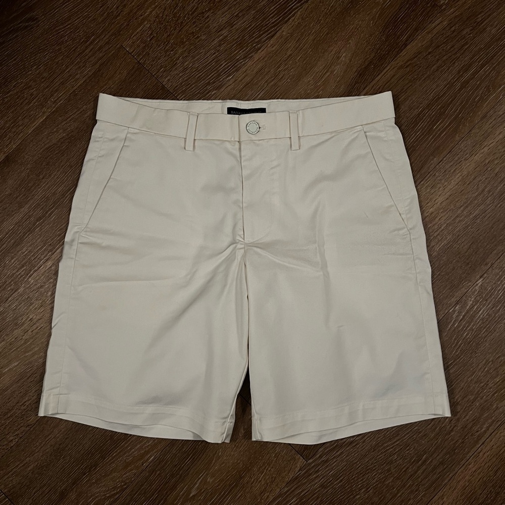 Banana Republic White Shorts Size 31